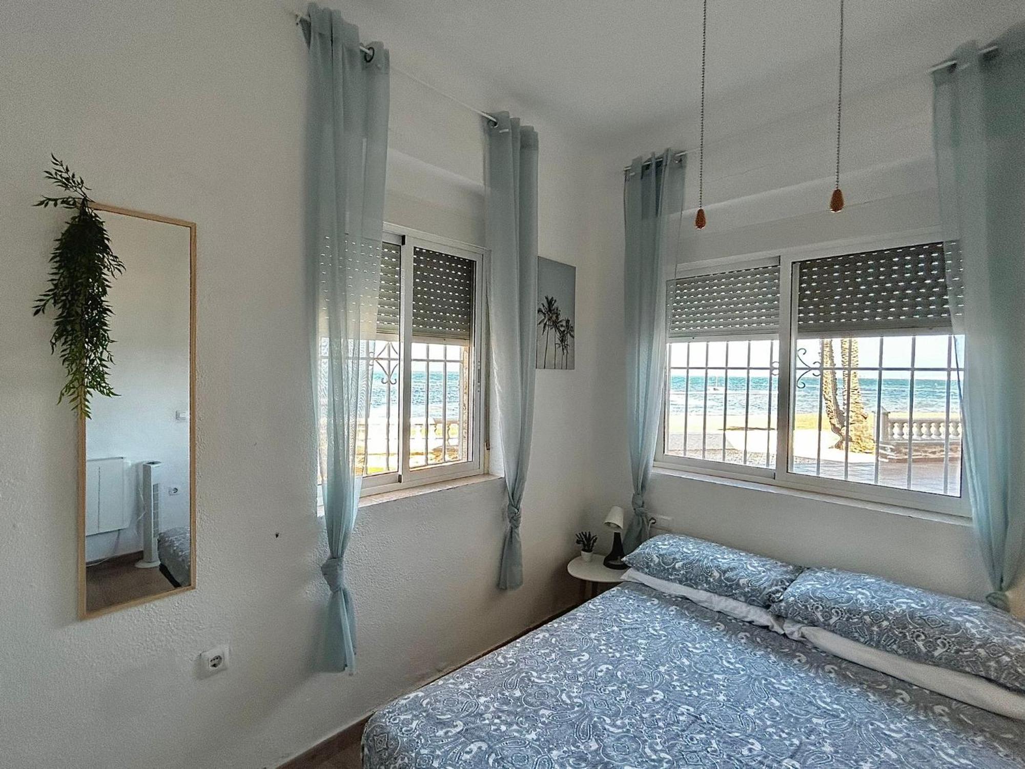 Mar Menor, Urrutias - Beachfront With Patio Under New Management Since July 2024 * Cartagena